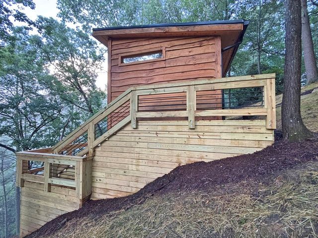 190 S Whitepath Circle S, Ellijay, GA 30540
