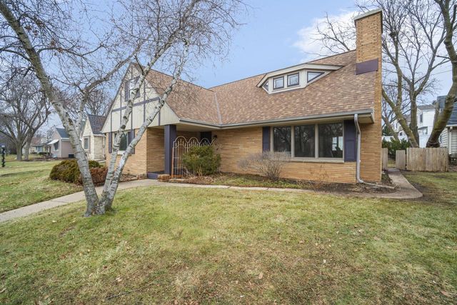 2020 Menomonee River PARKWAY, Wauwatosa, WI 53226