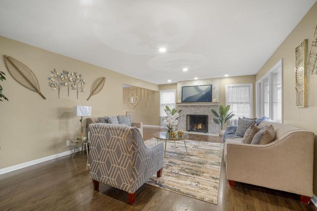 2020 Menomonee River PARKWAY, Wauwatosa, WI 53226