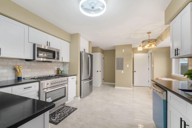 2020 Menomonee River PARKWAY, Wauwatosa, WI 53226