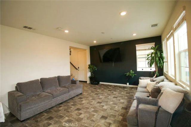 30346 Village Knoll Drive, Menifee, CA 92584