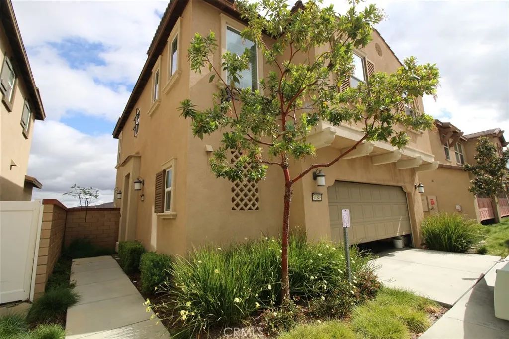 30346 Village Knoll Drive, Menifee, CA 92584