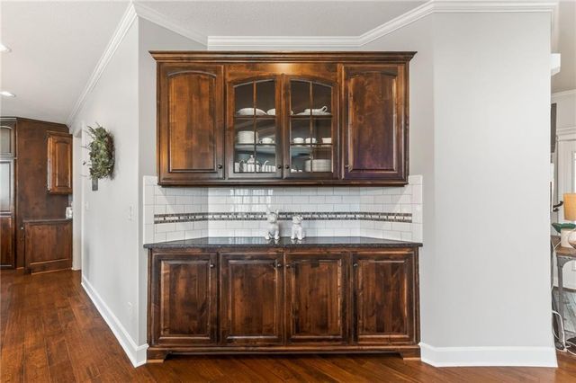 8617 Houston Street, Lenexa, KS 66227