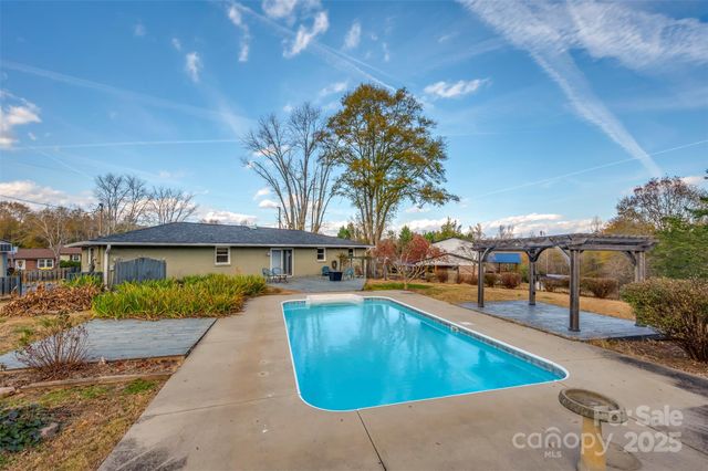 258 Brookmont Avenue, Forest City, NC 28043