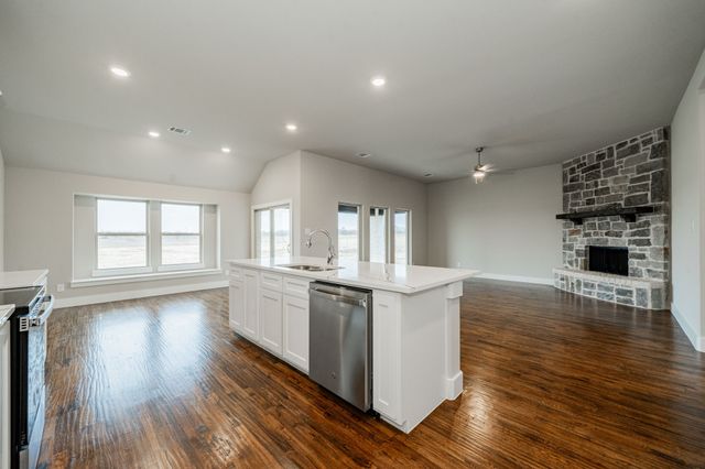 424 Deer Lane, Celeste, TX 75423