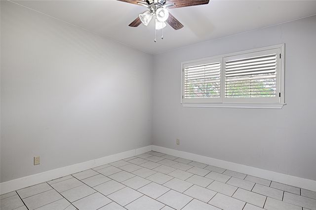 1305 W Grauwyler Road, Irving, TX 75061