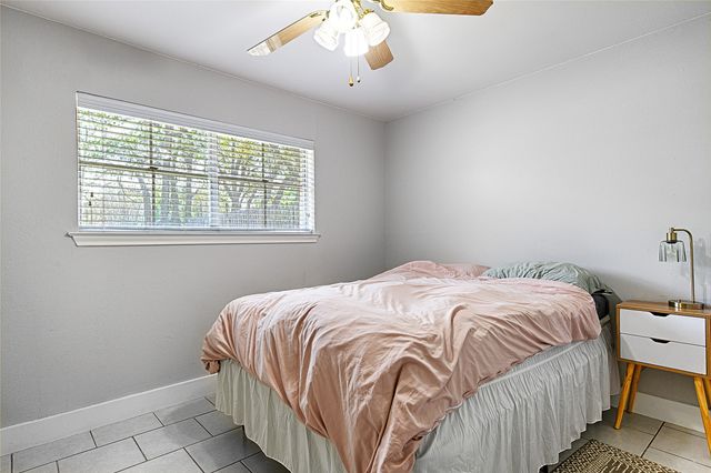 1305 W Grauwyler Road, Irving, TX 75061