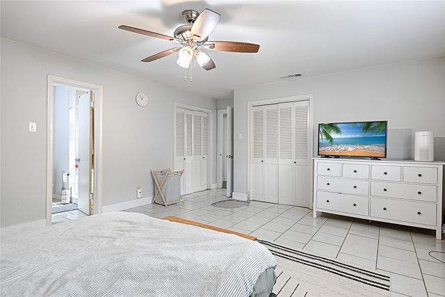 1305 W Grauwyler Road, Irving, TX 75061