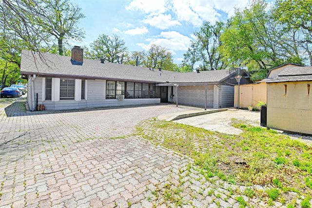 1305 W Grauwyler Road, Irving, TX 75061