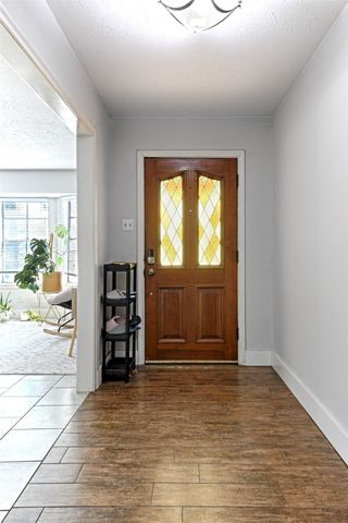 1305 W Grauwyler Road, Irving, TX 75061