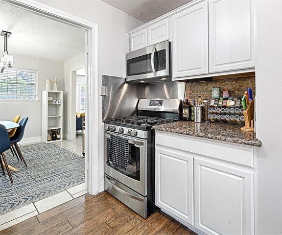 1305 W Grauwyler Road, Irving, TX 75061