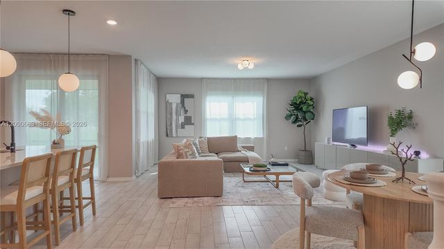 8108 NW 78th St, Tamarac, FL 33321