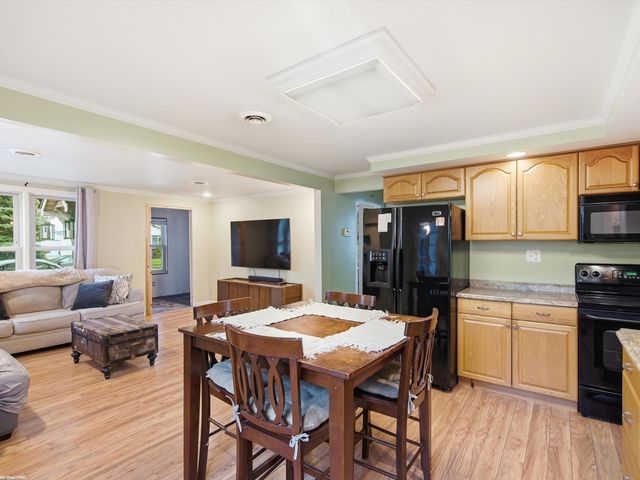 20301 Voiland Street, Roseville, MI 48066