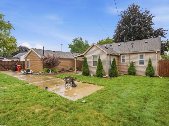 20301 Voiland Street, Roseville, MI 48066