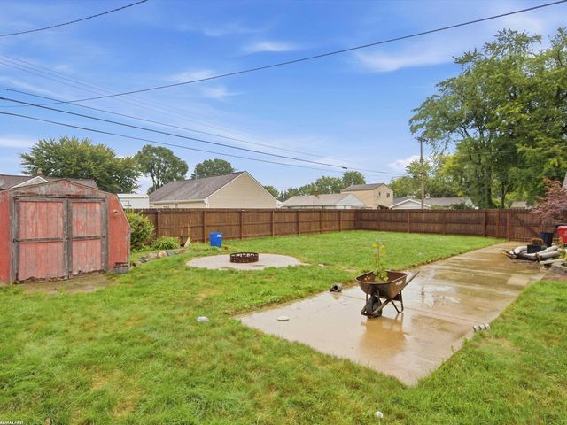 20301 Voiland Street, Roseville, MI 48066