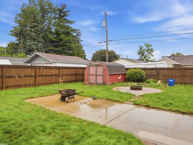 20301 Voiland Street, Roseville, MI 48066