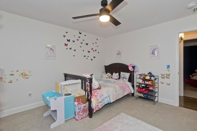 5-A Sawgrass Ln, Southwick, MA 01077