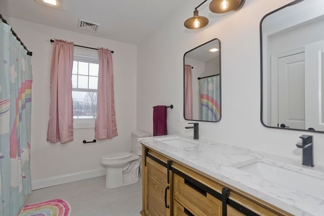 5-A Sawgrass Ln, Southwick, MA 01077