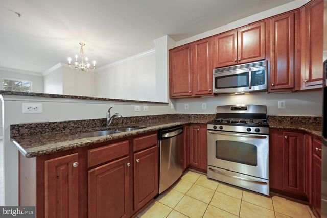 15555 JOHN DISKIN CIR, Woodbridge, VA 22191