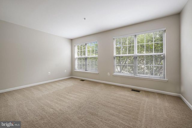 15555 JOHN DISKIN CIR, Woodbridge, VA 22191