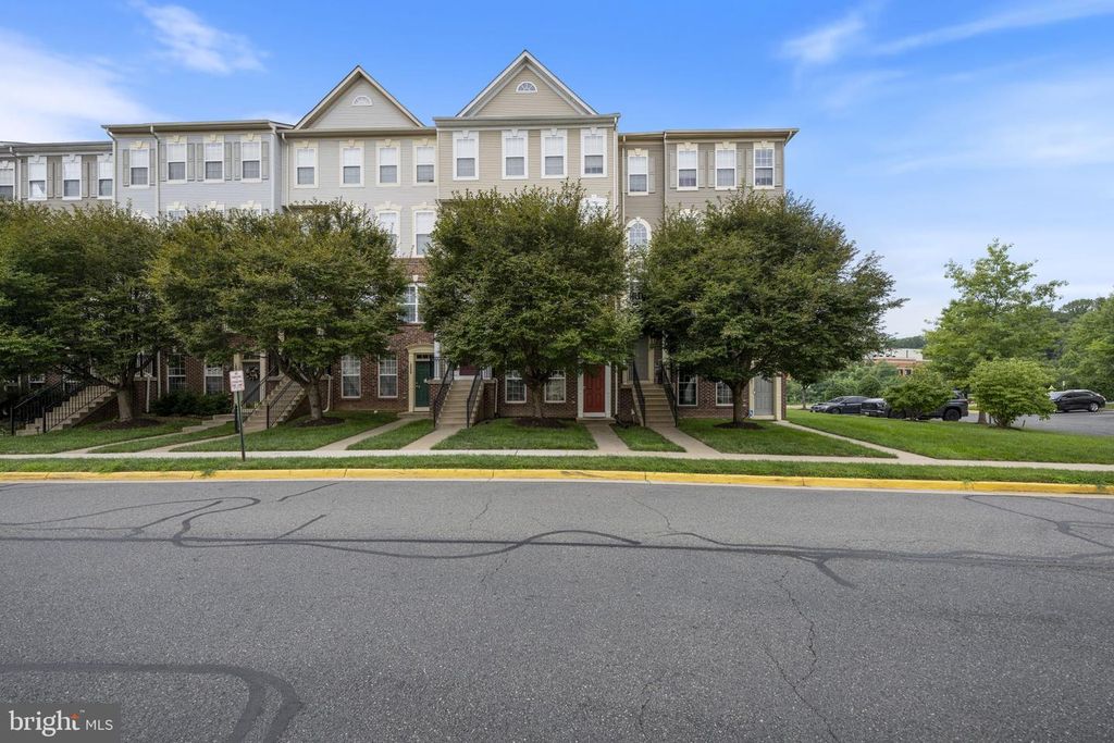 15555 JOHN DISKIN CIR, Woodbridge, VA 22191