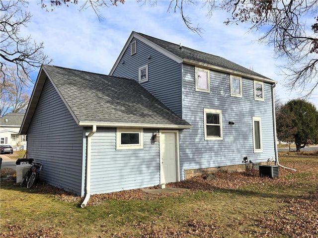 3233 Potter Road, Eau Claire, WI 54703