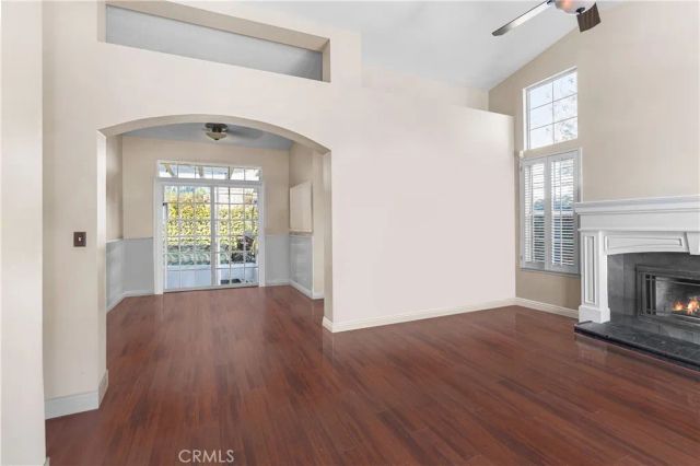 23301 Preston, Valencia, CA 91354