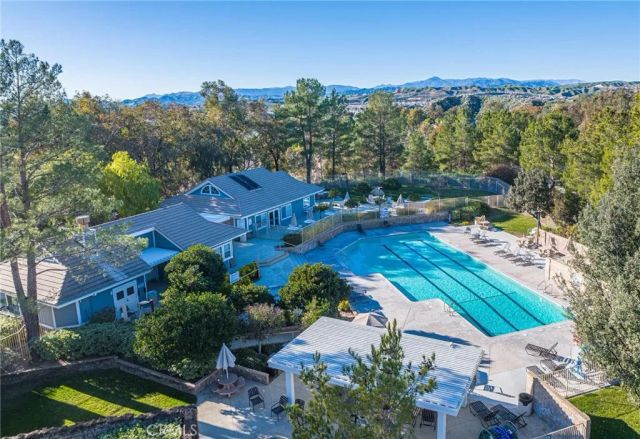 23301 Preston, Valencia, CA 91354