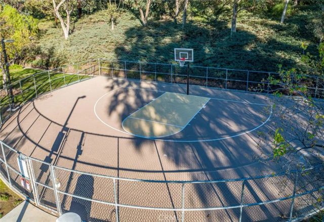 23301 Preston, Valencia, CA 91354