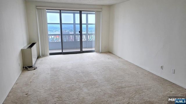 2100 Linwood Avenue 23D, Fort Lee, NJ 07024
