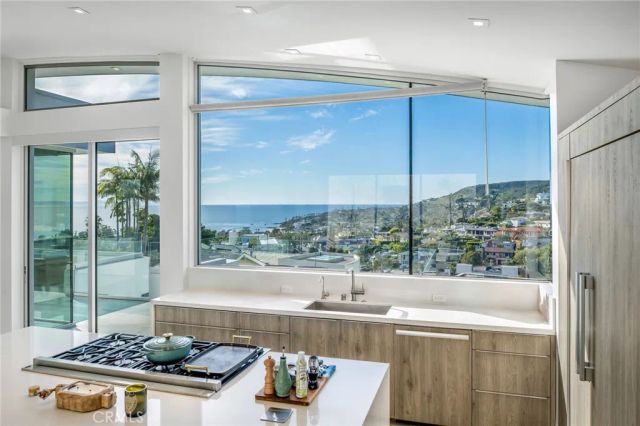 640 Temple Hills Drive, Laguna Beach, CA 92651