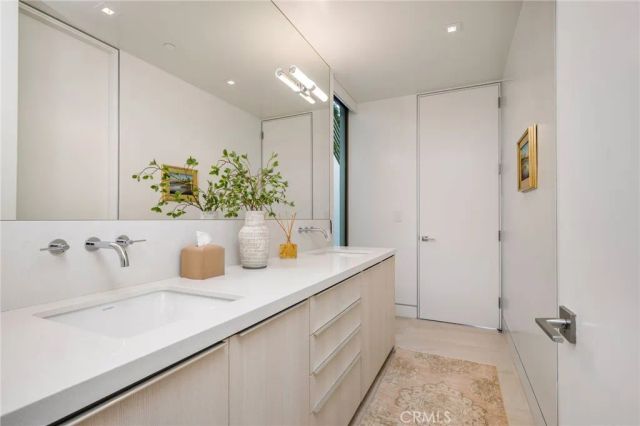 640 Temple Hills Drive, Laguna Beach, CA 92651