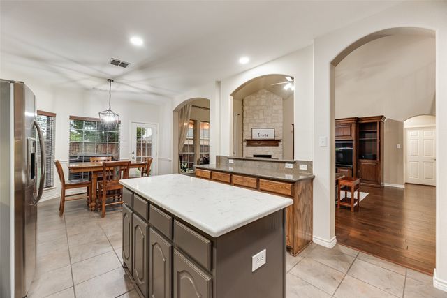 11920 Vienna Apple Road, Fort Worth, TX 76244