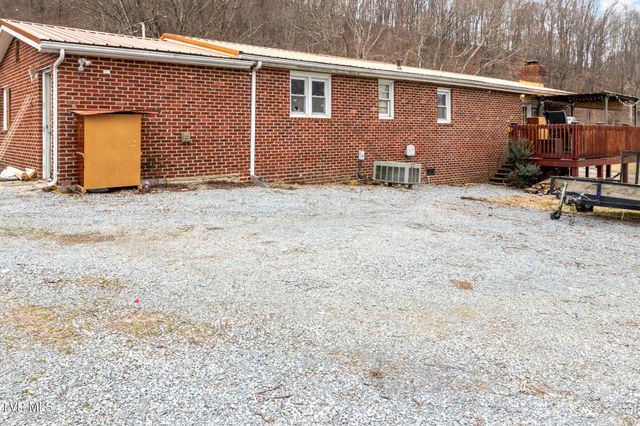 481 Riverview Drive, Johnson City, TN 37601