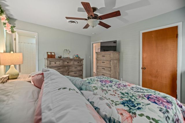519 Travis Street, Port Lavaca, TX 77979