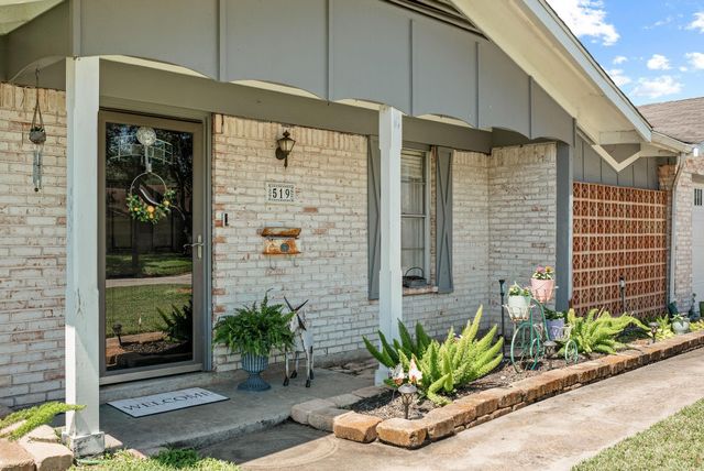 519 Travis Street, Port Lavaca, TX 77979