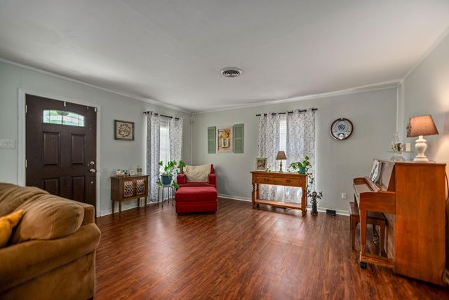 519 Travis Street, Port Lavaca, TX 77979