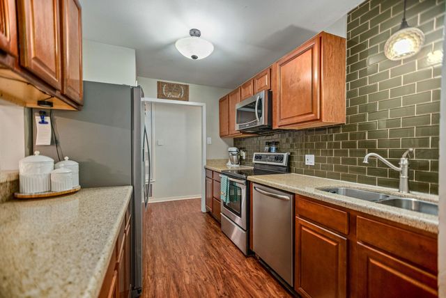 519 Travis Street, Port Lavaca, TX 77979