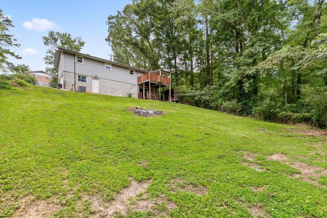 1128 Iris Drive, Rossville, GA 30741