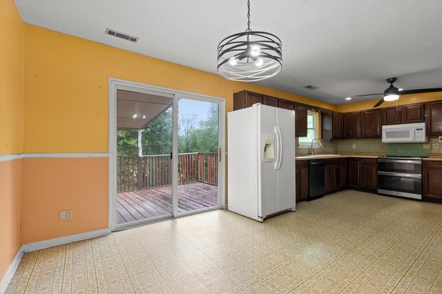 1128 Iris Drive, Rossville, GA 30741