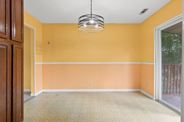 1128 Iris Drive, Rossville, GA 30741