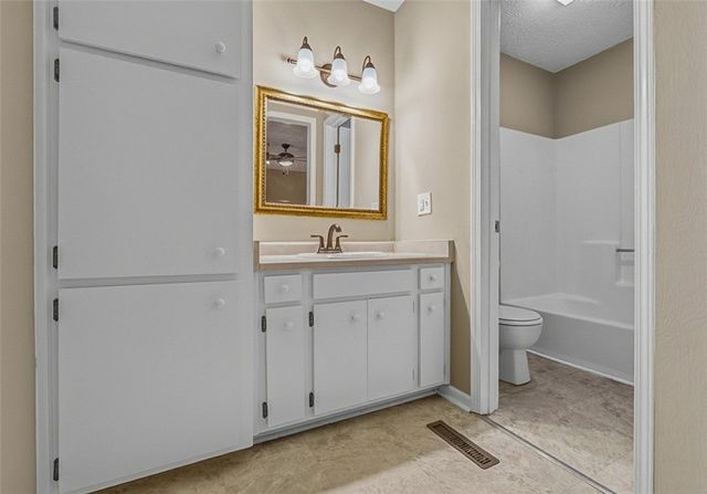 124 Nottingham Lane, Easley, SC 29640