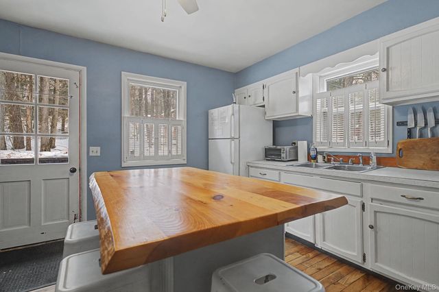 36 W Read Avenue, Smallwood, NY 12720