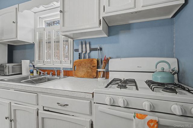 36 W Read Avenue, Smallwood, NY 12720