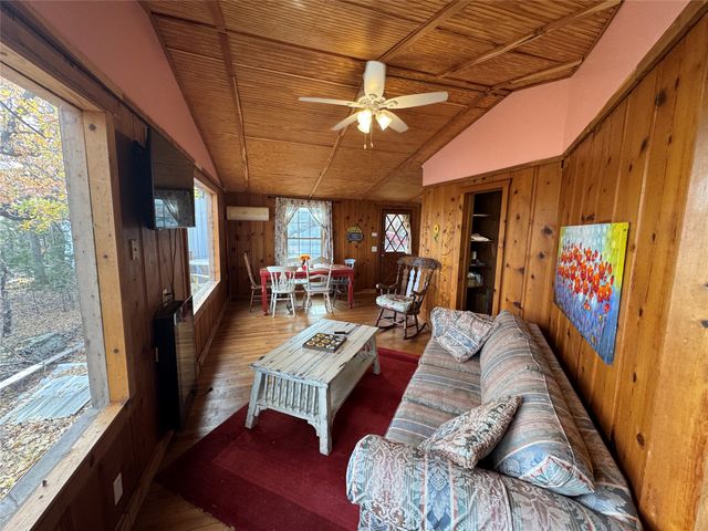 160 Lake Point Drive, Gordon, TX 76453