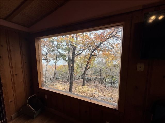 160 Lake Point Drive, Gordon, TX 76453