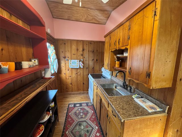 160 Lake Point Drive, Gordon, TX 76453