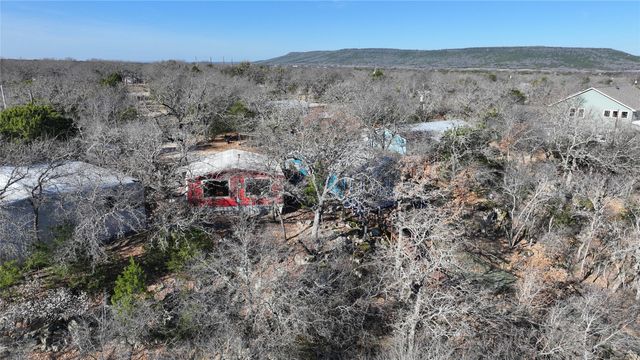 160 Lake Point Drive, Gordon, TX 76453
