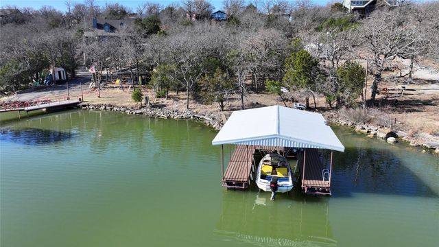160 Lake Point Drive, Gordon, TX 76453