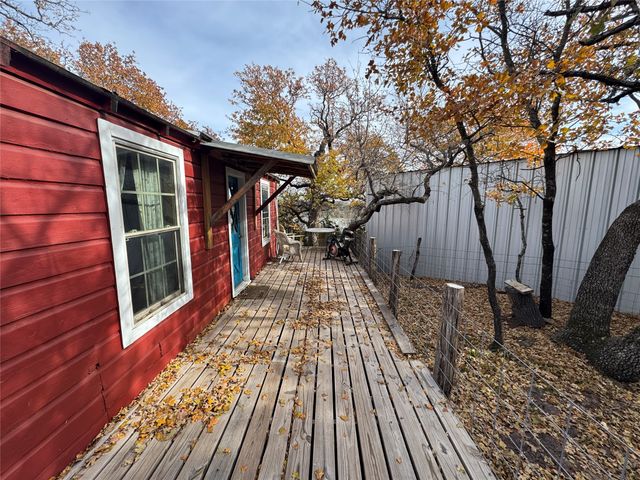 160 Lake Point Drive, Gordon, TX 76453